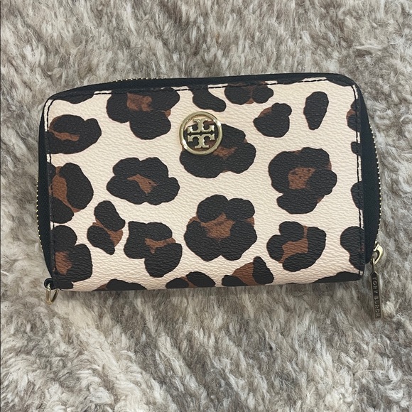 Tory Burch Handbags - Tory Burch wallet